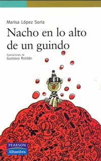 Nacho en lo alto de un guindo