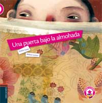 Una puerta bajo la almohada