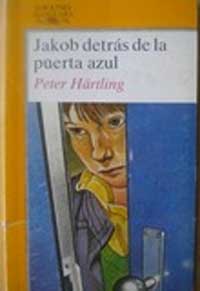 Jakob detrás de la puerta azul