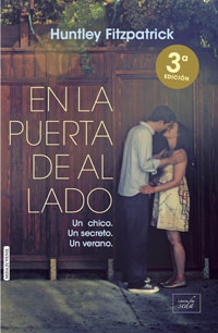 En la puerta de al lado