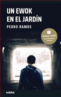 Un ewok en el jardín