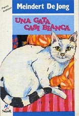 Una gata casi blanca